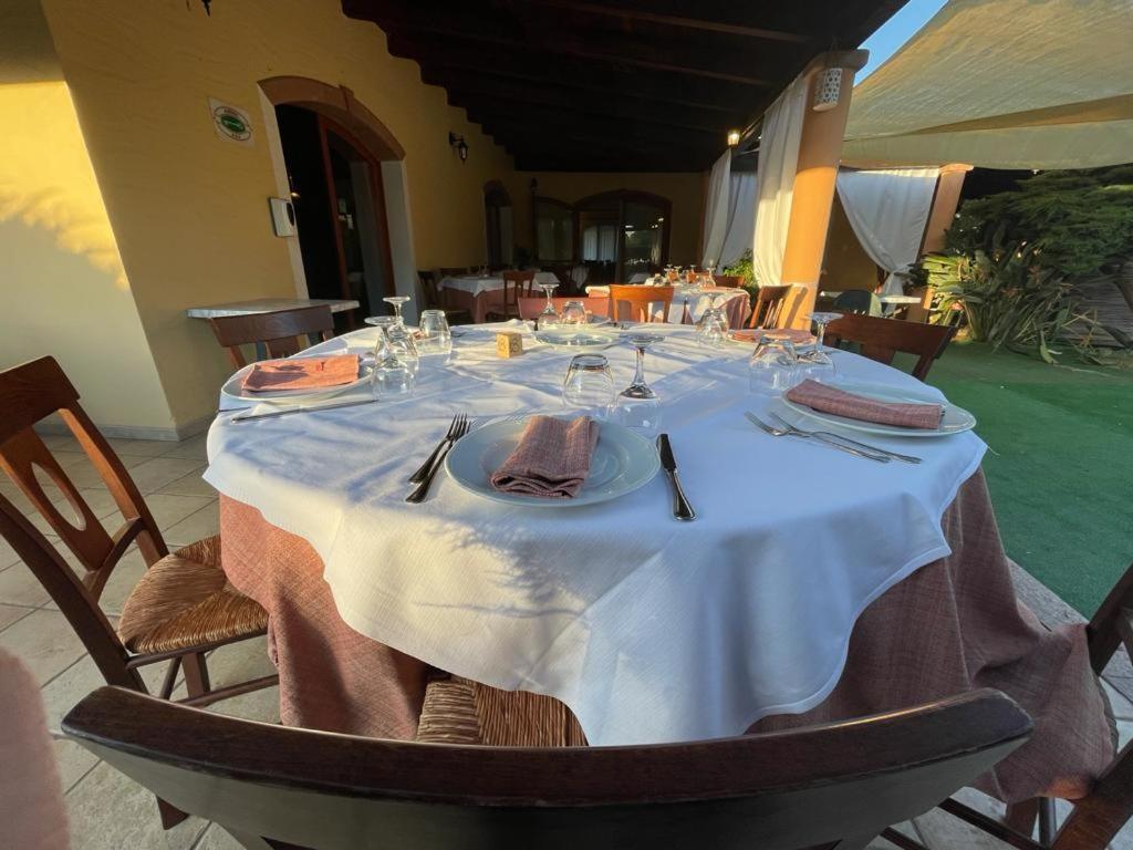 Hotel Perda Rubia San Giovanni Suèrgiu エクステリア 写真