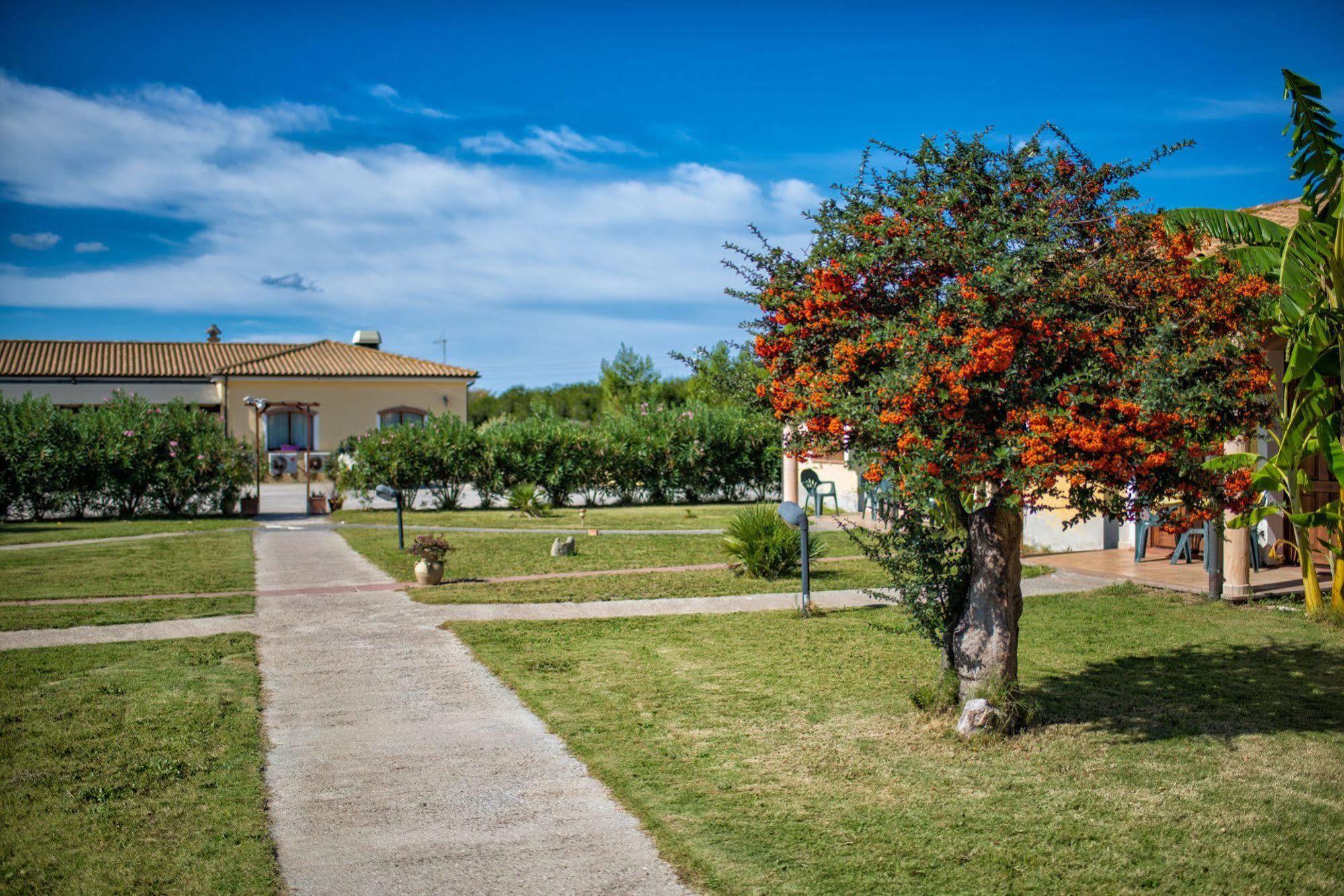 Hotel Perda Rubia San Giovanni Suèrgiu エクステリア 写真