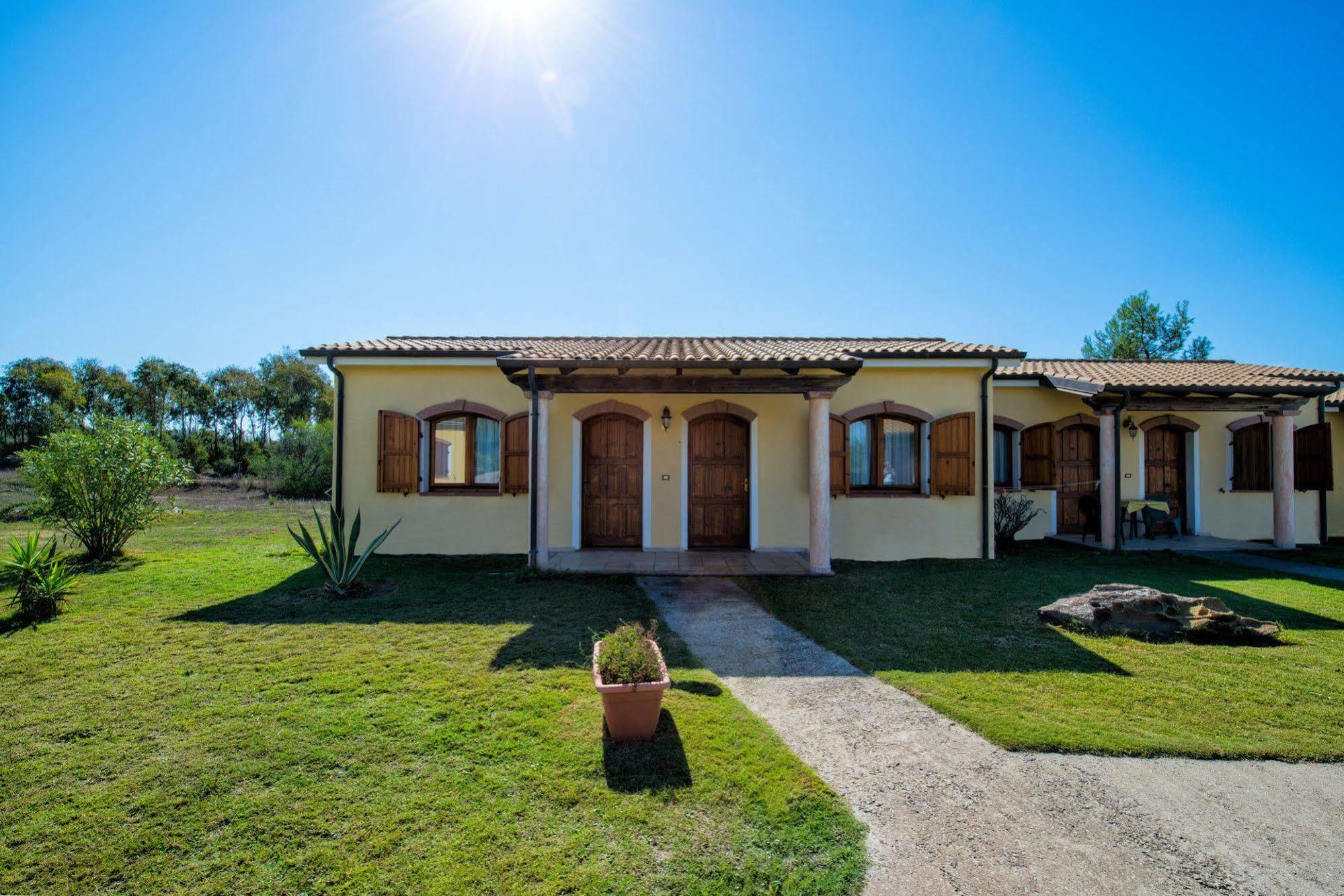 Hotel Perda Rubia San Giovanni Suèrgiu エクステリア 写真